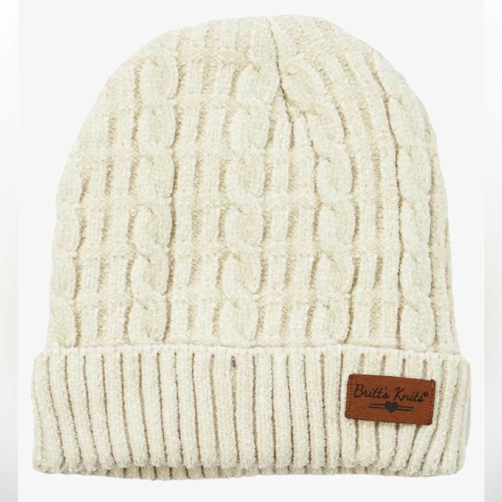 Brittโs Knits oatmeal cream off-white soft chenille faux fur lined beanie hat OS